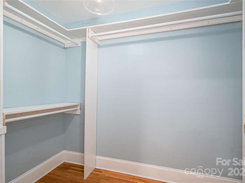 806 South Point Road, Belmont, NC 28012.  MLS# CAR4276797, YatesRealty ID 24468. 