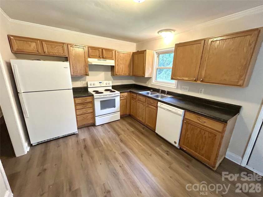 403 Stirrup Court, Charlotte, NC 28215.  MLS# CAR4384841, YatesRealty ID 24469. 