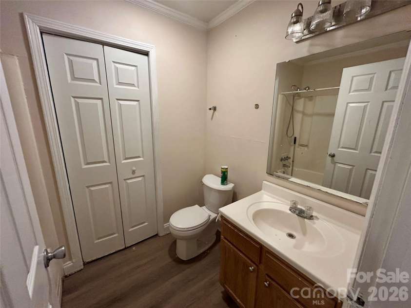 403 Stirrup Court, Charlotte, NC 28215.  MLS# CAR4384841, YatesRealty ID 24469. 
