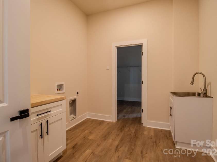 1370 Coppergate Drive, Salisbury, NC 28147.  MLS# CAR4235977, YatesRealty ID 2447. Laundry Room