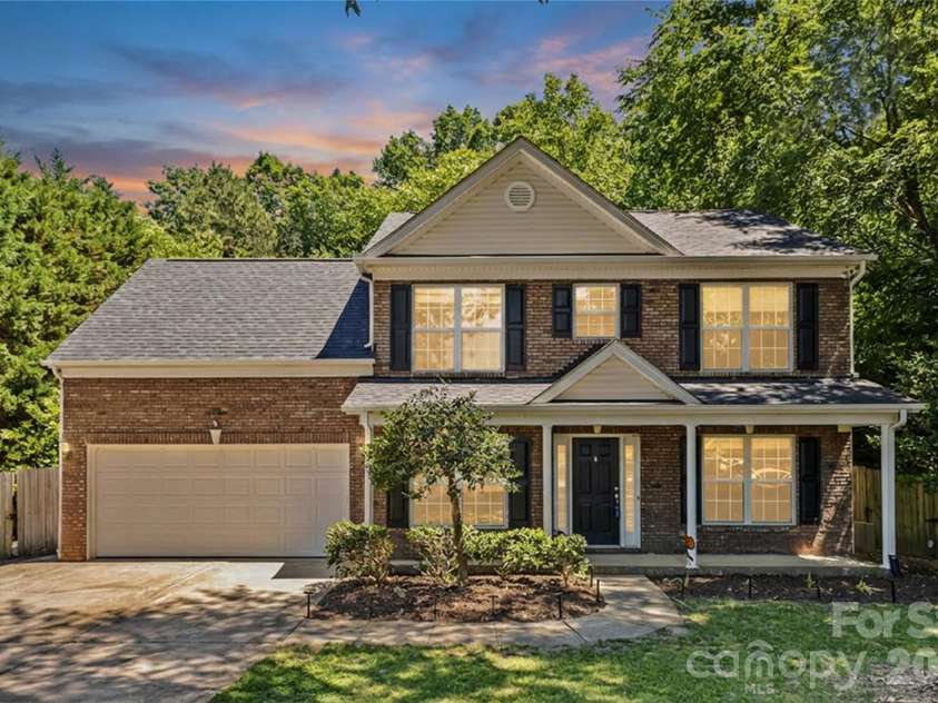 8119 Poplar Grove Circle, Waxhaw, NC 28173.  MLS# CAR4383969, YatesRealty ID 24470. 