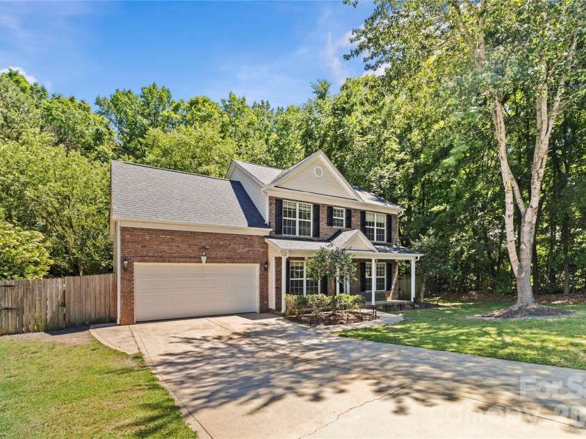 8119 Poplar Grove Circle, Waxhaw, NC 28173.  MLS# CAR4383969, YatesRealty ID 24470. 