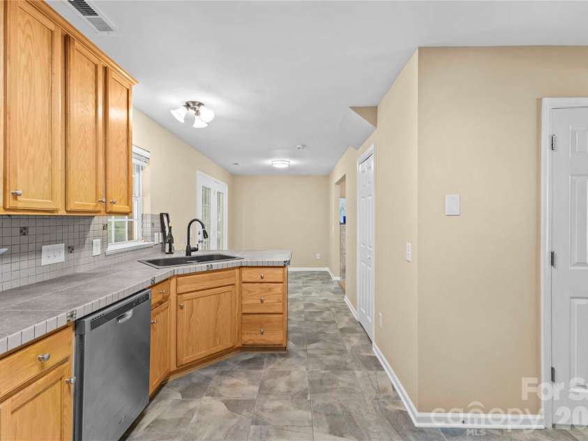 8119 Poplar Grove Circle, Waxhaw, NC 28173.  MLS# CAR4383969, YatesRealty ID 24470. 
