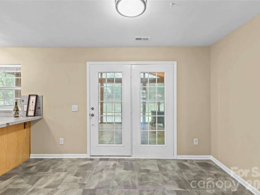 8119 Poplar Grove Circle, Waxhaw, NC 28173.  MLS# CAR4383969, YatesRealty ID 24470. 