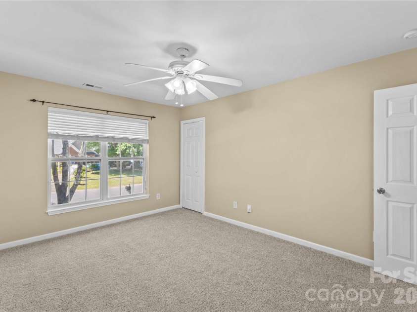 8119 Poplar Grove Circle, Waxhaw, NC 28173.  MLS# CAR4383969, YatesRealty ID 24470. 