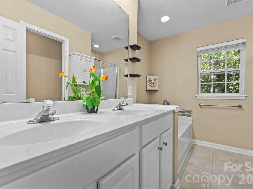 8119 Poplar Grove Circle, Waxhaw, NC 28173.  MLS# CAR4383969, YatesRealty ID 24470. 