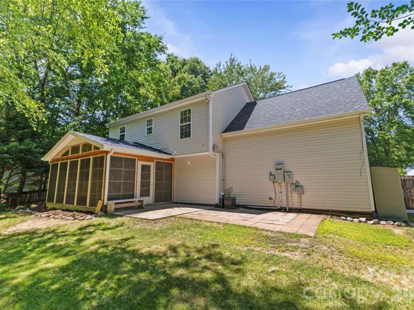 8119 Poplar Grove Circle, Waxhaw, NC 28173.  MLS# CAR4383969, YatesRealty ID 24470. 