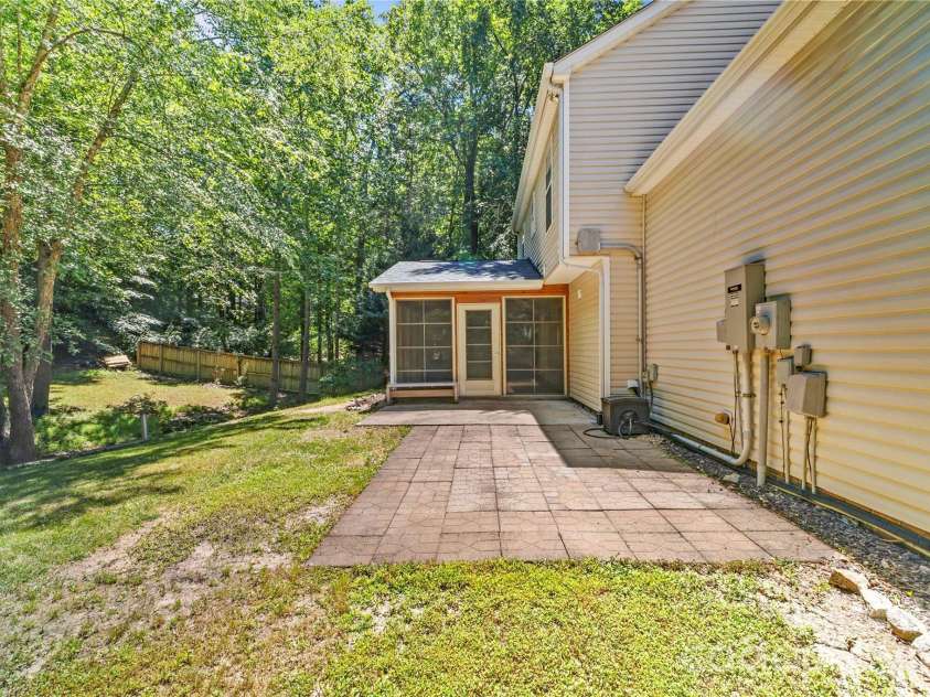 8119 Poplar Grove Circle, Waxhaw, NC 28173.  MLS# CAR4383969, YatesRealty ID 24470. 