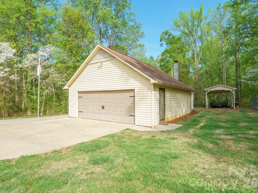 209 Frontier Circle, China Grove, NC 28023.  MLS# CAR4330628, YatesRealty ID 24471. 25x32 Detached Garage/Workshop