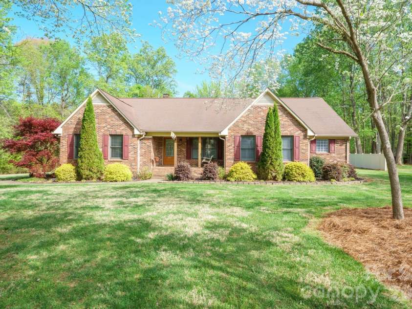 209 Frontier Circle, China Grove, NC 28023.  MLS# CAR4330628, YatesRealty ID 24471. Classic Full Brick Home