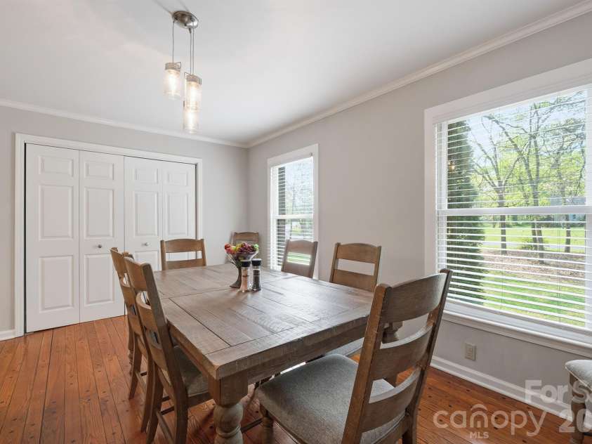 209 Frontier Circle, China Grove, NC 28023.  MLS# CAR4330628, YatesRealty ID 24471. Dining Area