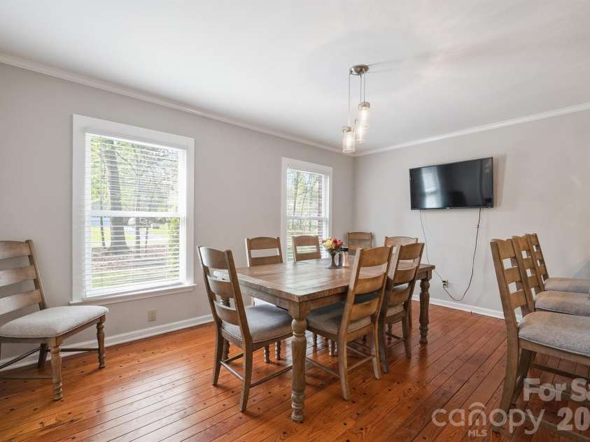 209 Frontier Circle, China Grove, NC 28023.  MLS# CAR4330628, YatesRealty ID 24471. Dining Area
