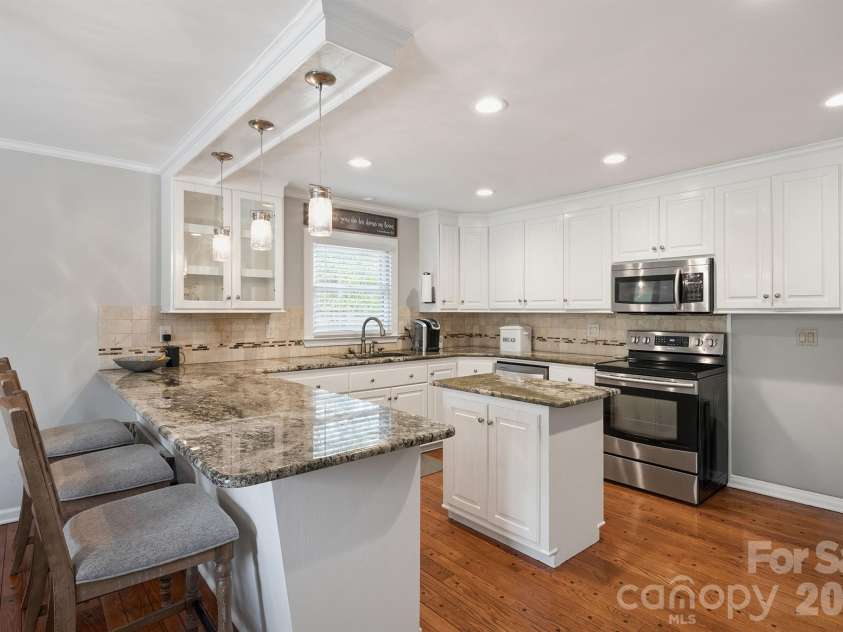 209 Frontier Circle, China Grove, NC 28023.  MLS# CAR4330628, YatesRealty ID 24471. Kitchen
