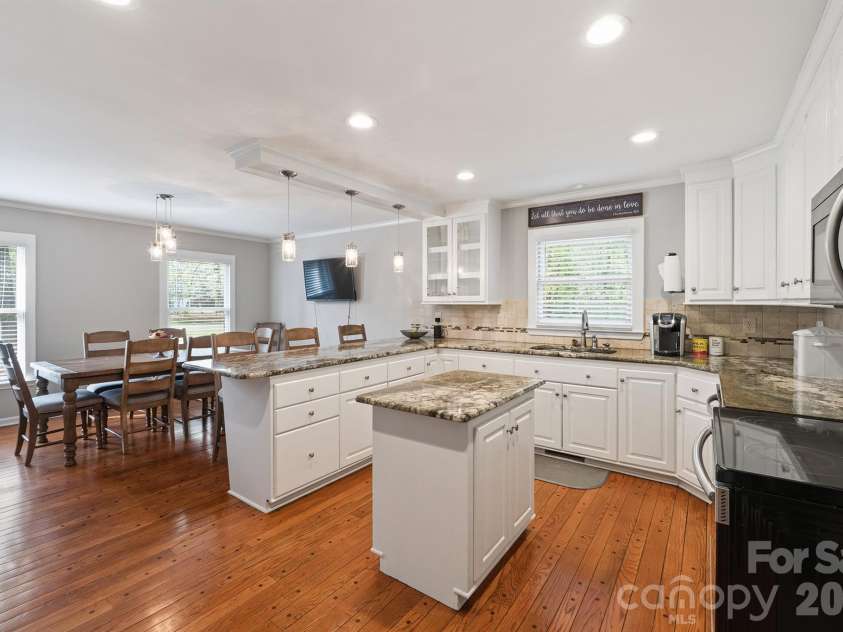 209 Frontier Circle, China Grove, NC 28023.  MLS# CAR4330628, YatesRealty ID 24471. Kitchen and Dining Area