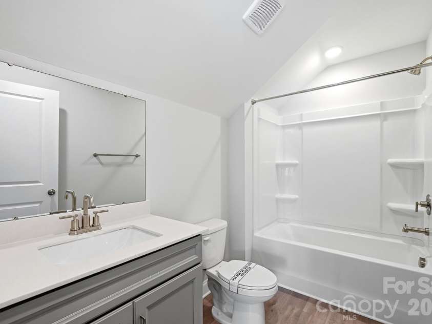 13123 Foxberry Road, Charlotte, NC 28213.  MLS# CAR4373503, YatesRealty ID 24472. 3rd level bathroom
