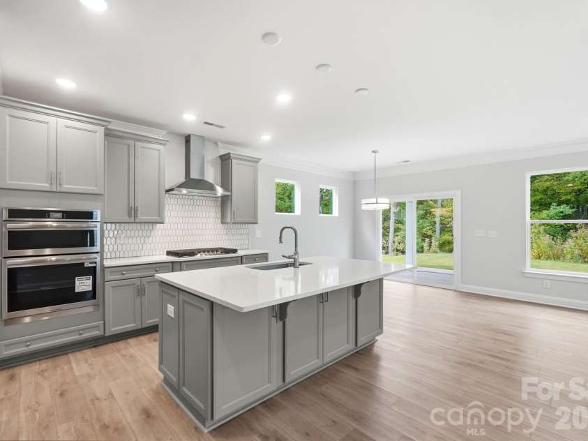 13123 Foxberry Road, Charlotte, NC 28213.  MLS# CAR4373503, YatesRealty ID 24472. Kitchen