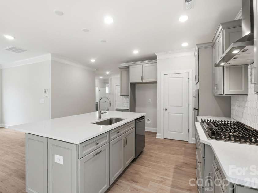 13123 Foxberry Road, Charlotte, NC 28213.  MLS# CAR4373503, YatesRealty ID 24472. Kitchen