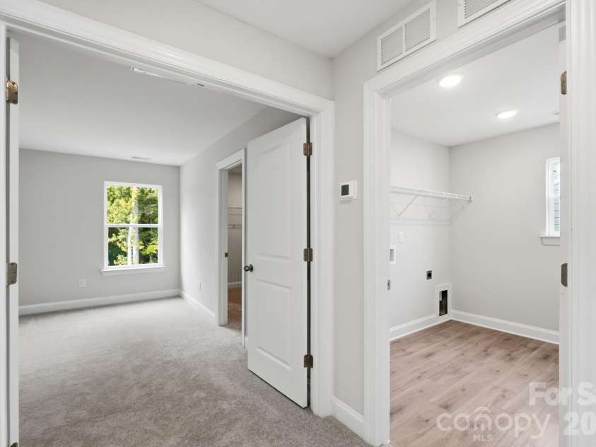 13123 Foxberry Road, Charlotte, NC 28213.  MLS# CAR4373503, YatesRealty ID 24472. Laundry Room