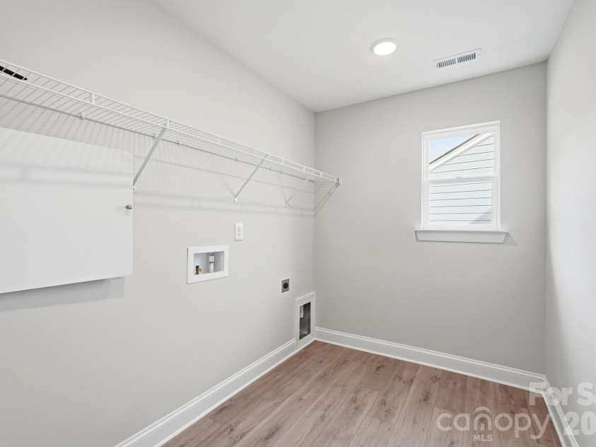 13123 Foxberry Road, Charlotte, NC 28213.  MLS# CAR4373503, YatesRealty ID 24472. Laundry Room