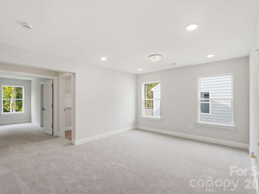 13123 Foxberry Road, Charlotte, NC 28213.  MLS# CAR4373503, YatesRealty ID 24472. Loft