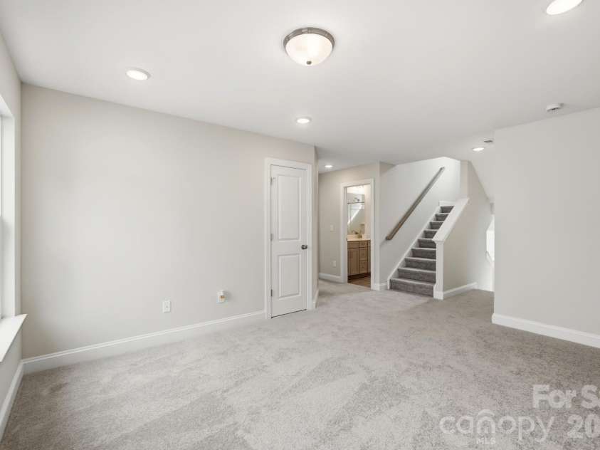 13123 Foxberry Road, Charlotte, NC 28213.  MLS# CAR4373503, YatesRealty ID 24472. Loft