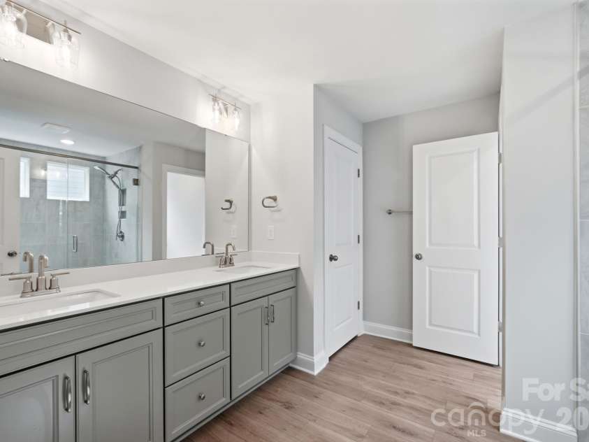 13123 Foxberry Road, Charlotte, NC 28213.  MLS# CAR4373503, YatesRealty ID 24472. Primary Bathroom