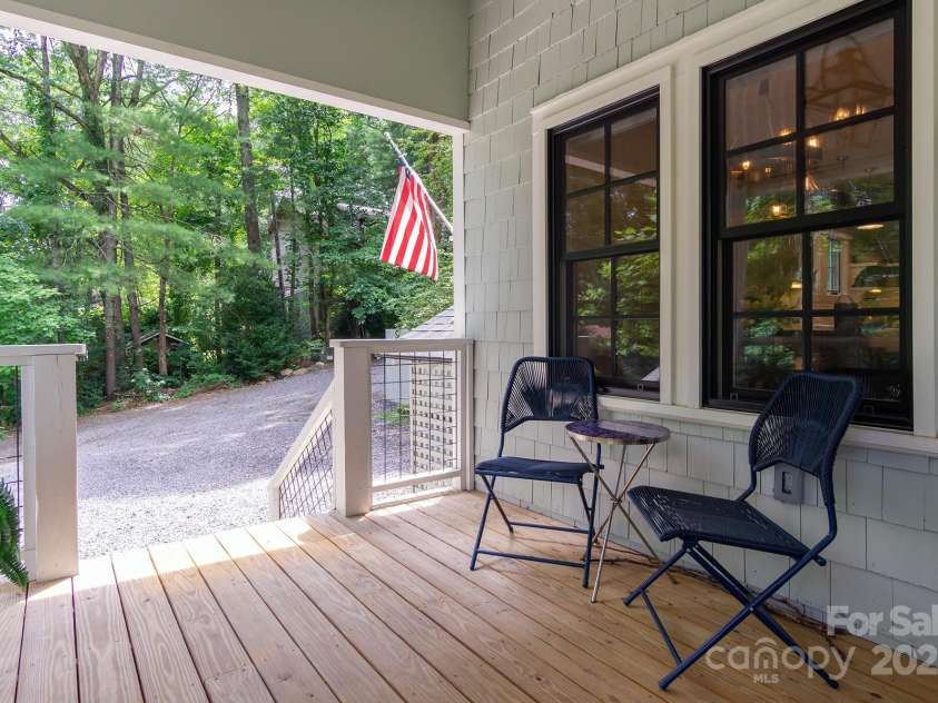 611 Hiawassee Road, Black Mountain, NC 28711.  MLS# CAR4277634, YatesRealty ID 24472. 
