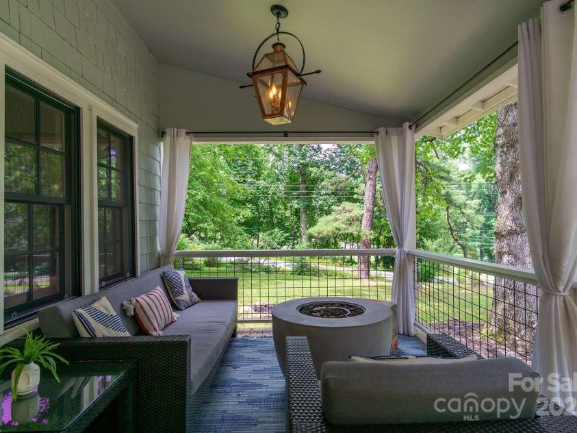 611 Hiawassee Road, Black Mountain, NC 28711.  MLS# CAR4277634, YatesRealty ID 24472. 