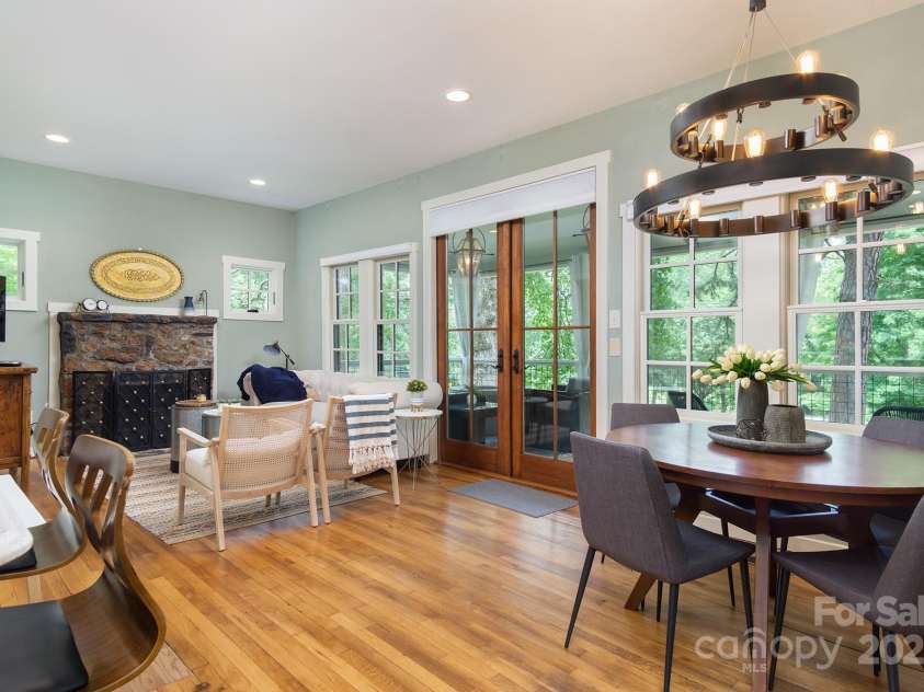 611 Hiawassee Road, Black Mountain, NC 28711.  MLS# CAR4277634, YatesRealty ID 24472. 