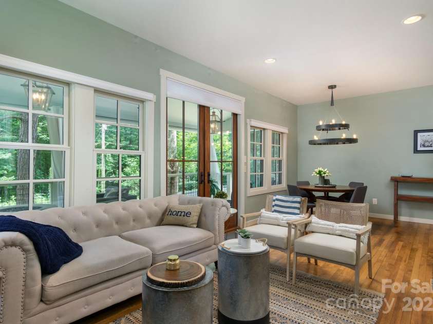 611 Hiawassee Road, Black Mountain, NC 28711.  MLS# CAR4277634, YatesRealty ID 24472. 