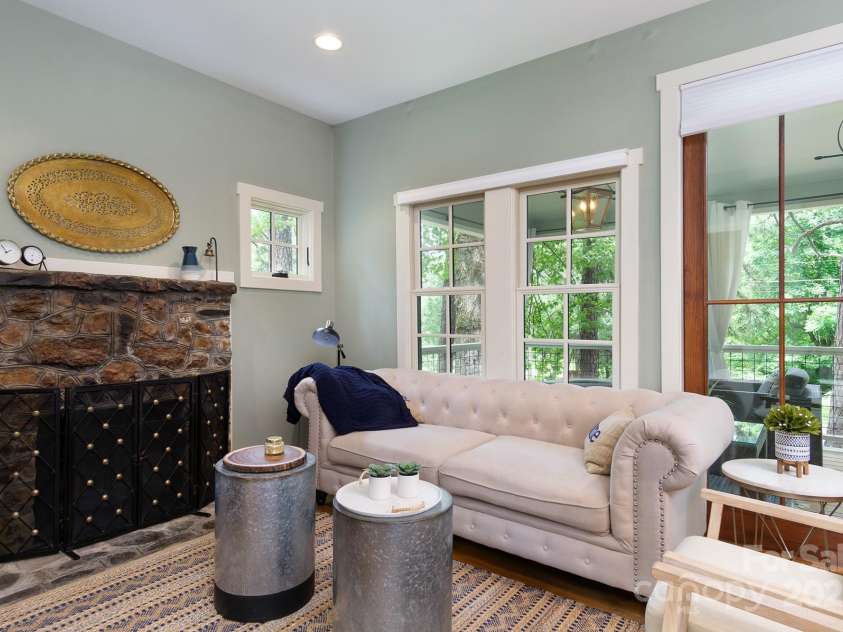 611 Hiawassee Road, Black Mountain, NC 28711.  MLS# CAR4277634, YatesRealty ID 24472. 