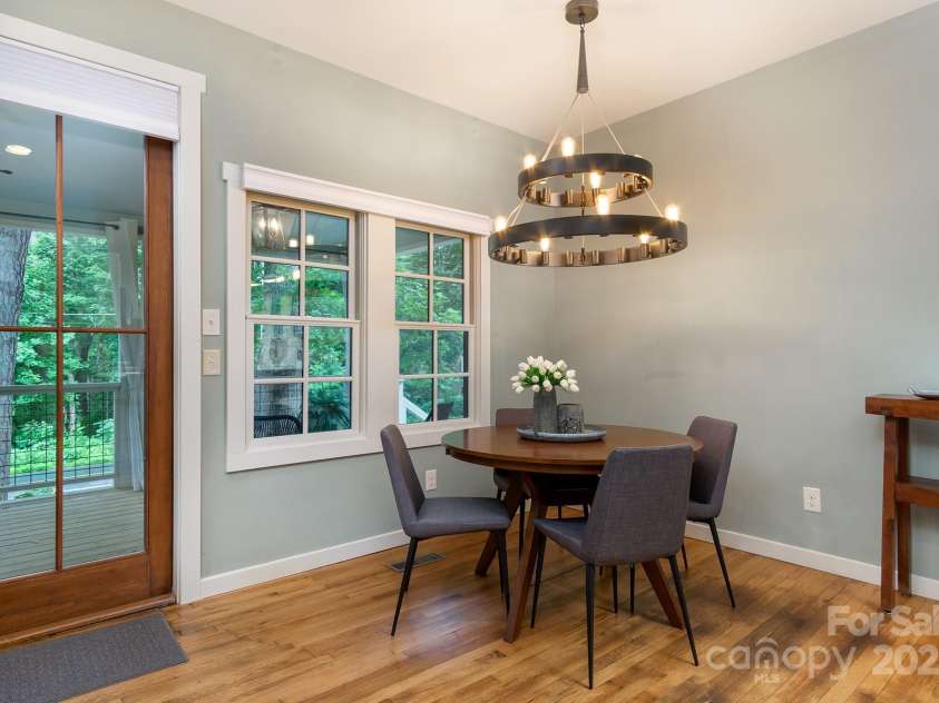 611 Hiawassee Road, Black Mountain, NC 28711.  MLS# CAR4277634, YatesRealty ID 24472. 