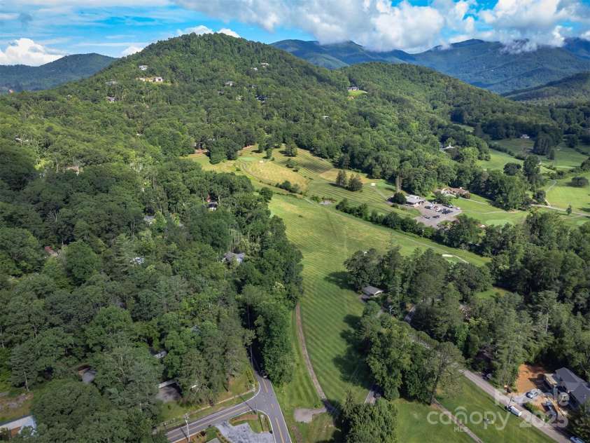 611 Hiawassee Road, Black Mountain, NC 28711.  MLS# CAR4277634, YatesRealty ID 24472. 