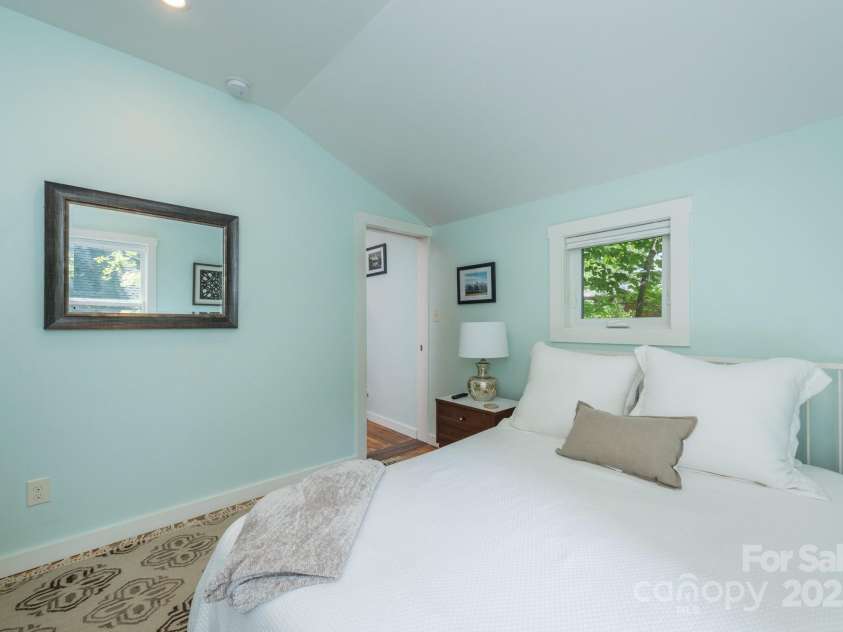 112 Byrd Road, Black Mountain, NC 28711.  MLS# CAR4277663, YatesRealty ID 24473. 