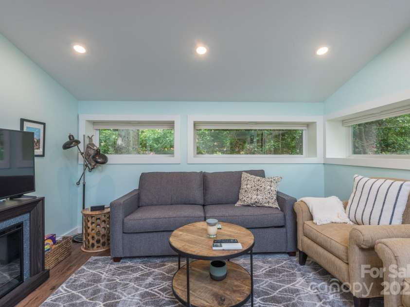 112 Byrd Road, Black Mountain, NC 28711.  MLS# CAR4277663, YatesRealty ID 24473. 