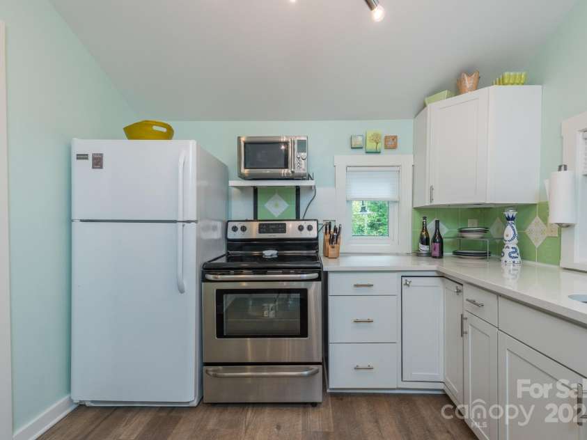 112 Byrd Road, Black Mountain, NC 28711.  MLS# CAR4277663, YatesRealty ID 24473. 