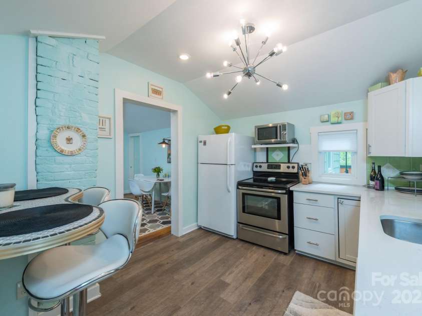 112 Byrd Road, Black Mountain, NC 28711.  MLS# CAR4277663, YatesRealty ID 24473. 