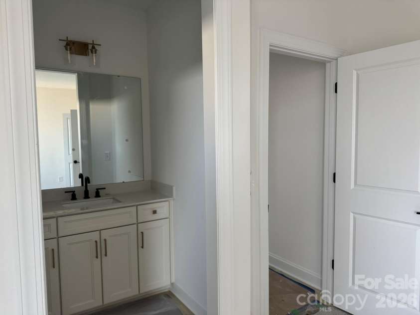 7001 Bil-Mar Drive, Harrisburg, NC 28075.  MLS# CAR4376666, YatesRealty ID 24474. Jack and Jill Bath
