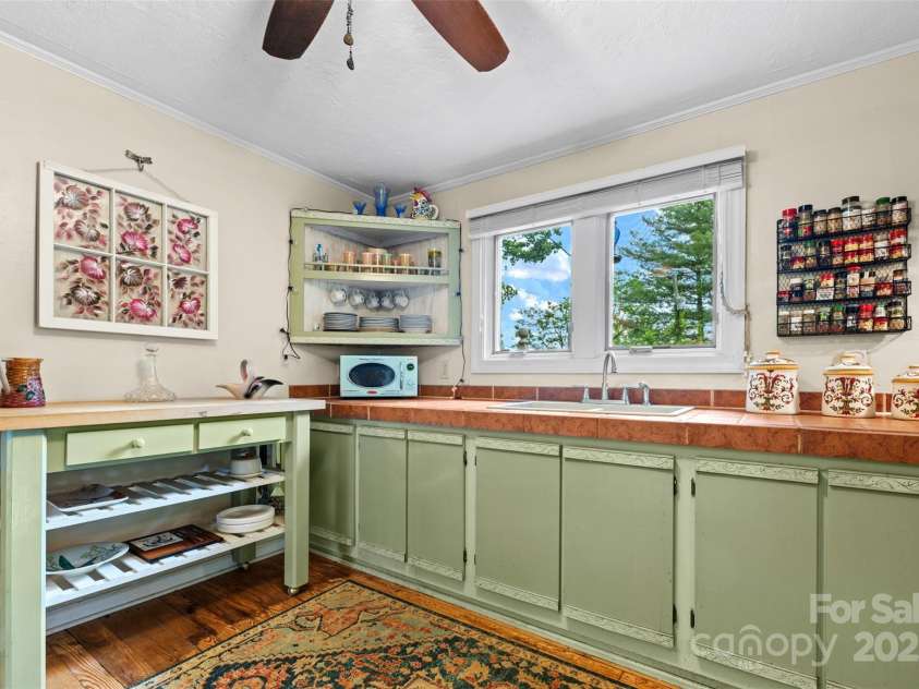 260 Sunny Acres Overlook, Boone, NC 28607.  MLS# CAR4275062, YatesRealty ID 24475. 