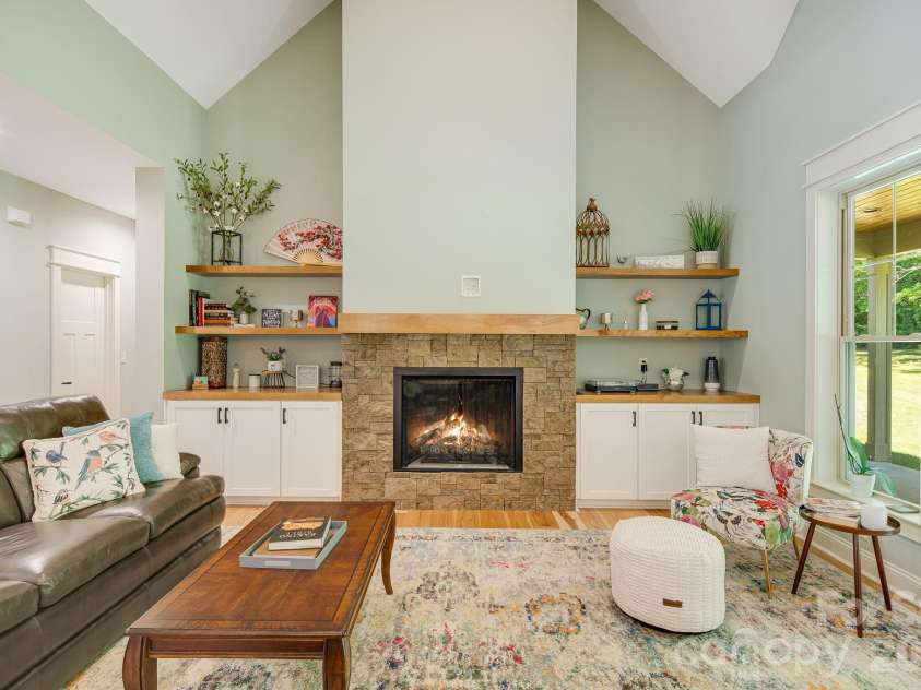 30 Shipman Parkway, Flat Rock, NC 28731.  MLS# CAR4384469, YatesRealty ID 24475. 
