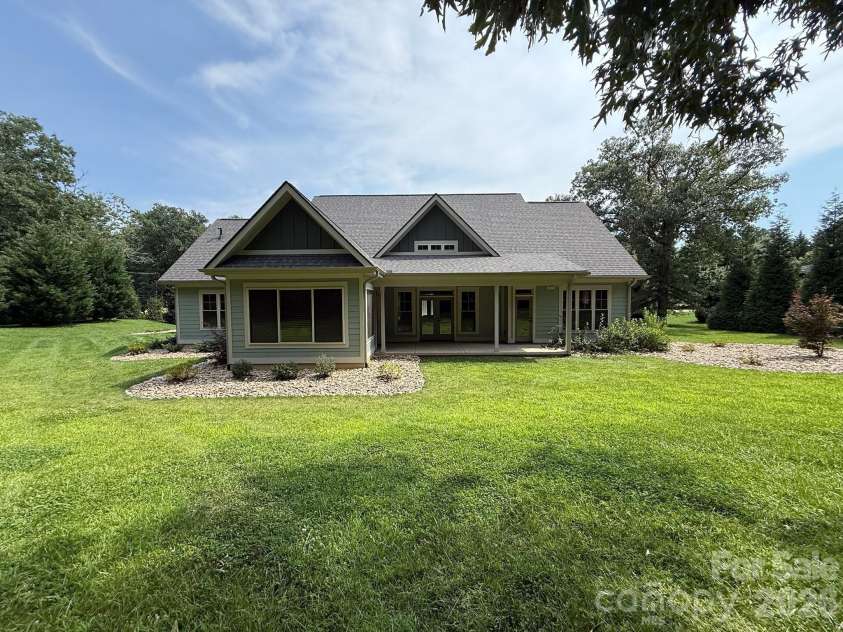 30 Shipman Parkway, Flat Rock, NC 28731.  MLS# CAR4384469, YatesRealty ID 24475. 