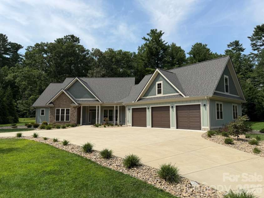 30 Shipman Parkway, Flat Rock, NC 28731.  MLS# CAR4384469, YatesRealty ID 24475. 