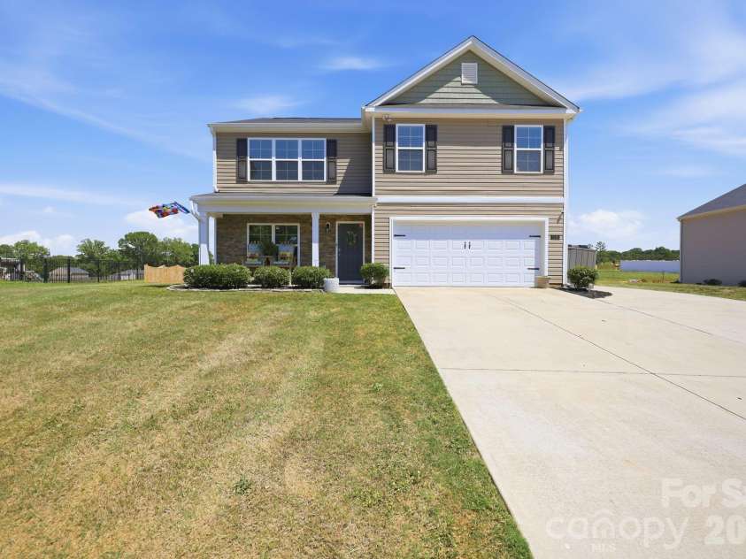 1276 Hickory Point Drive, Lexington, NC 27292.  MLS# CAR4385387, YatesRealty ID 24476. 