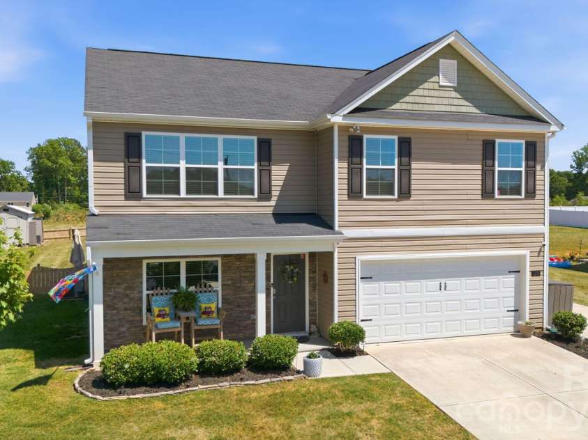 1276 Hickory Point Drive, Lexington, NC 27292.  MLS# CAR4385387, YatesRealty ID 24476. 