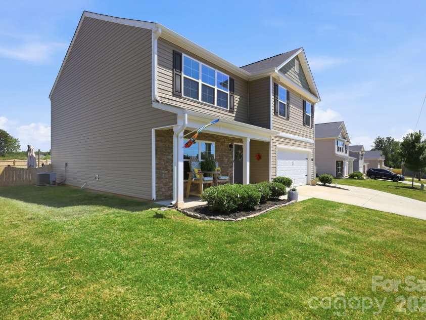 1276 Hickory Point Drive, Lexington, NC 27292.  MLS# CAR4385387, YatesRealty ID 24476. 