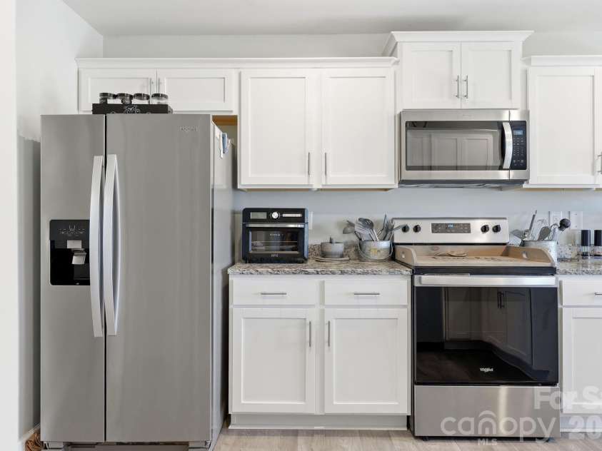 1276 Hickory Point Drive, Lexington, NC 27292.  MLS# CAR4385387, YatesRealty ID 24476. 