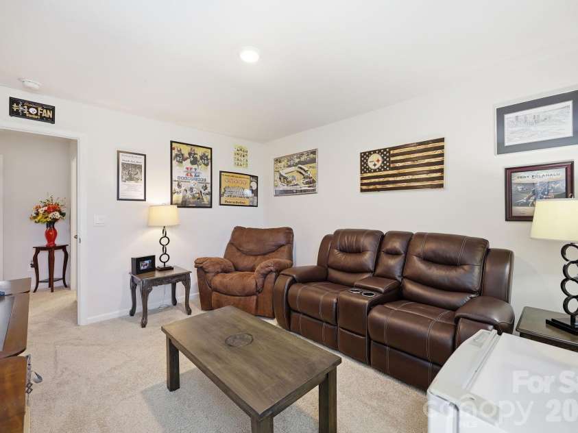 1276 Hickory Point Drive, Lexington, NC 27292.  MLS# CAR4385387, YatesRealty ID 24476. 