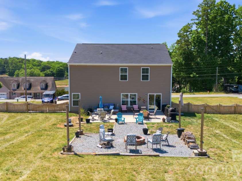 1276 Hickory Point Drive, Lexington, NC 27292.  MLS# CAR4385387, YatesRealty ID 24476. 