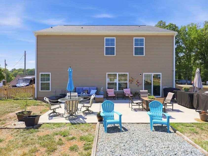 1276 Hickory Point Drive, Lexington, NC 27292.  MLS# CAR4385387, YatesRealty ID 24476. 