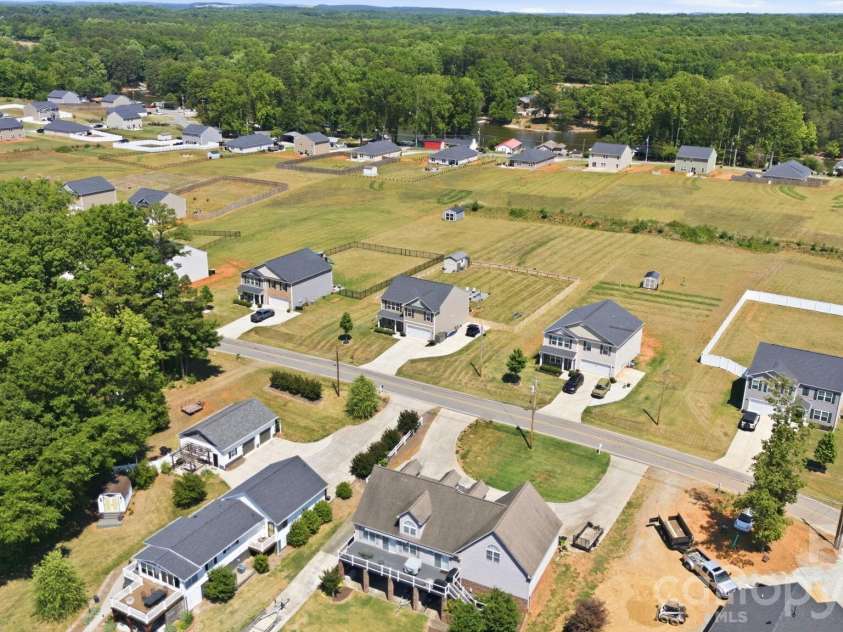 1276 Hickory Point Drive, Lexington, NC 27292.  MLS# CAR4385387, YatesRealty ID 24476. 